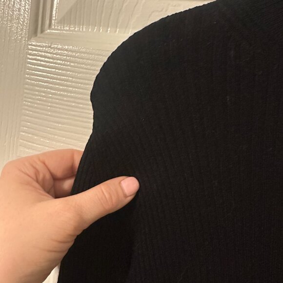 Everlane The Italian Merino Rib Turtleneck in Black Size Large - Picture 4 of 6